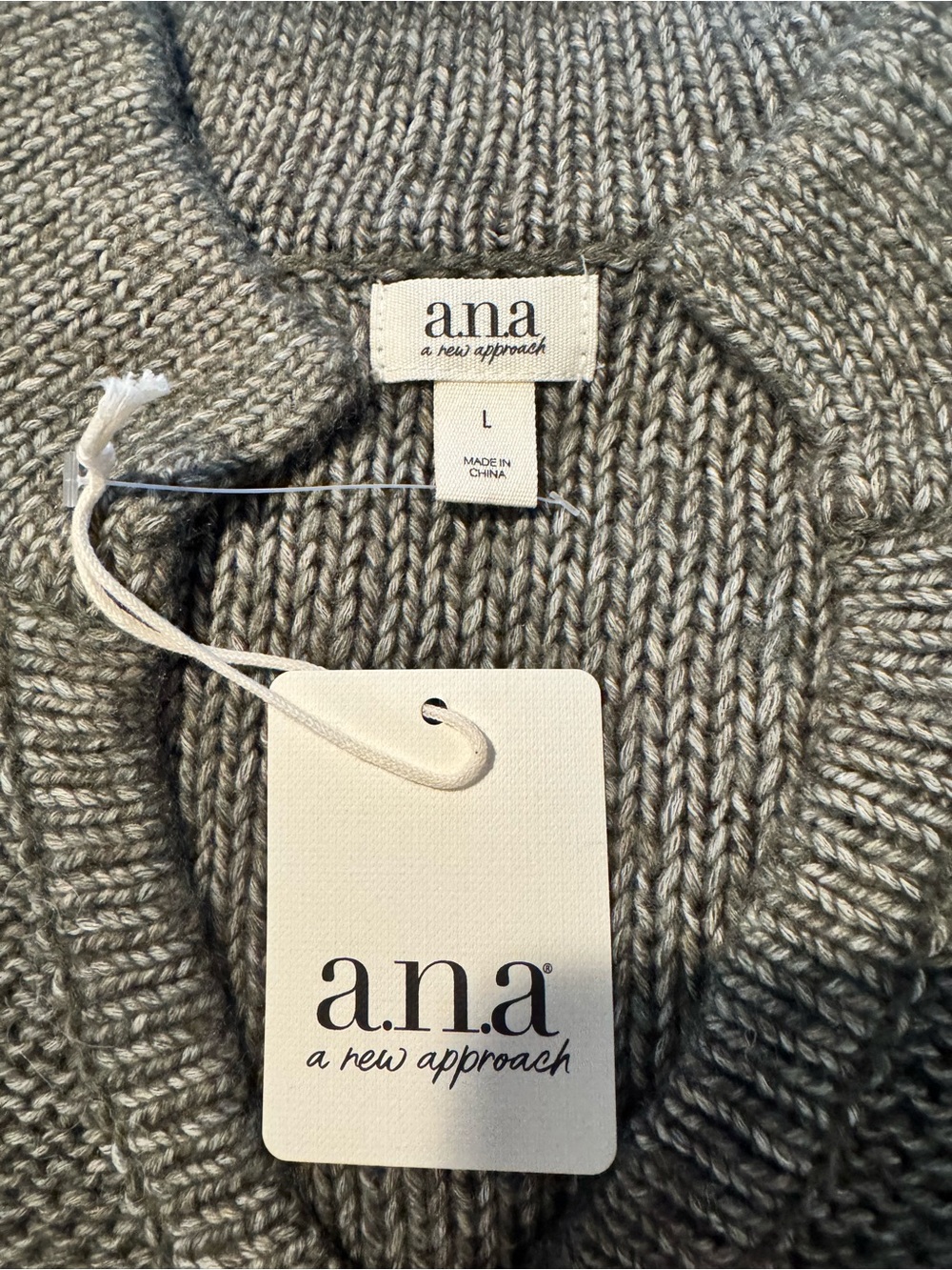 a.n.a A New Approach Olive V-Neck Textured Pullover - Picture 3 of 6